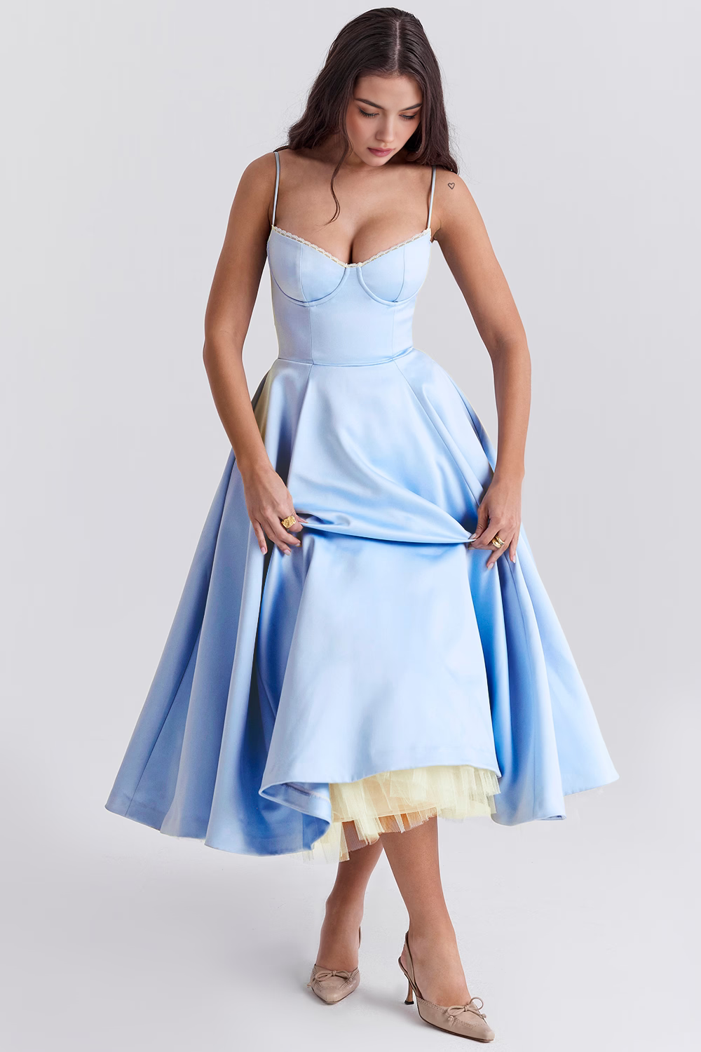 Elegante Vestido Midi Duchess