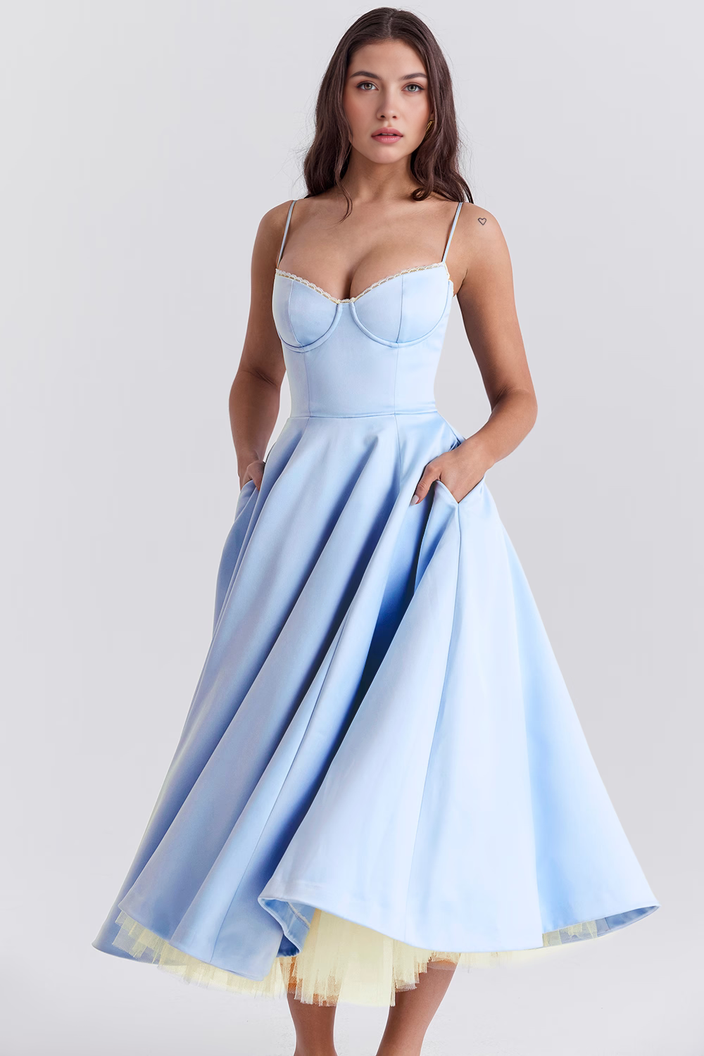 Elegante Vestido Midi Duchess