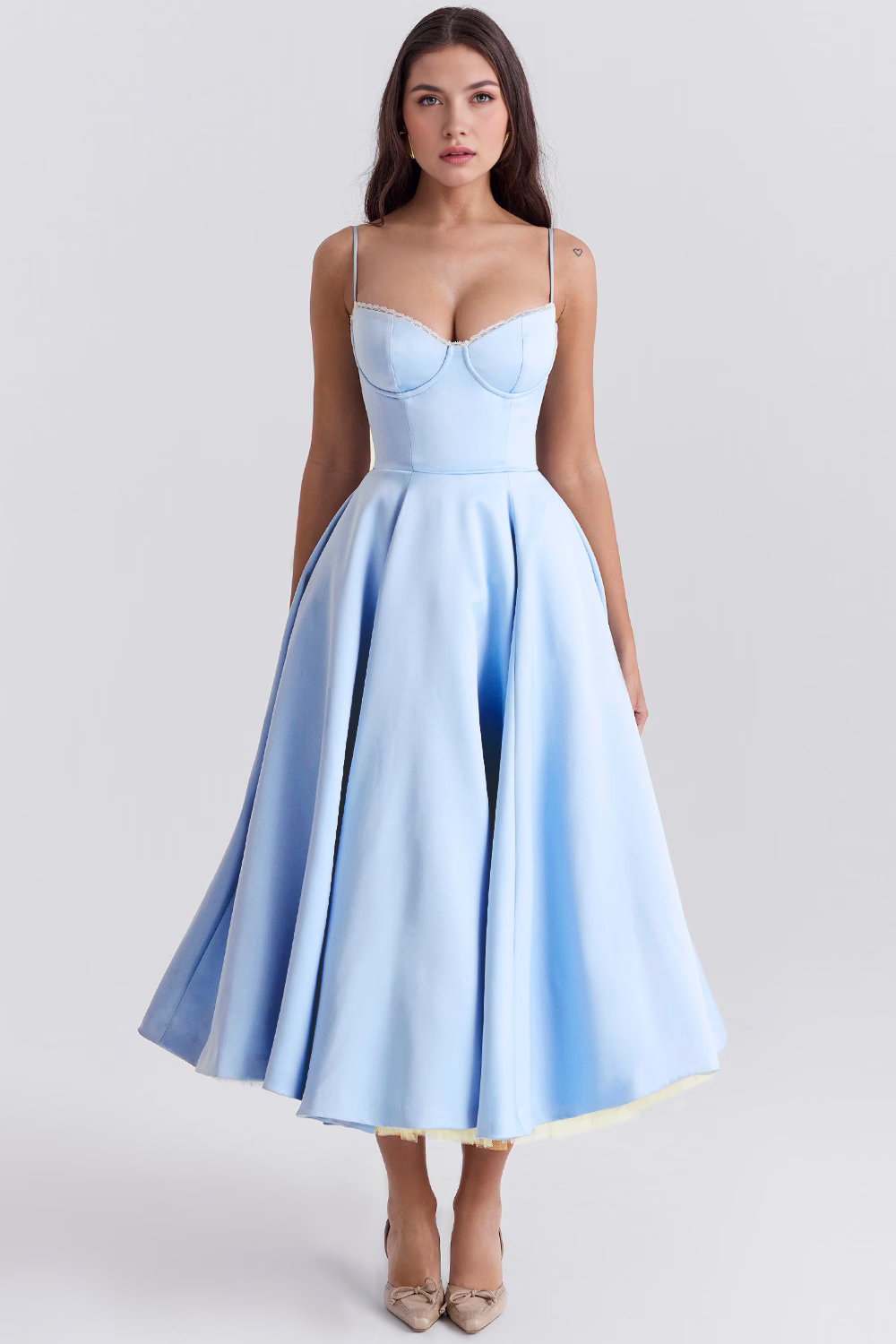 Elegante Vestido Midi Duchess