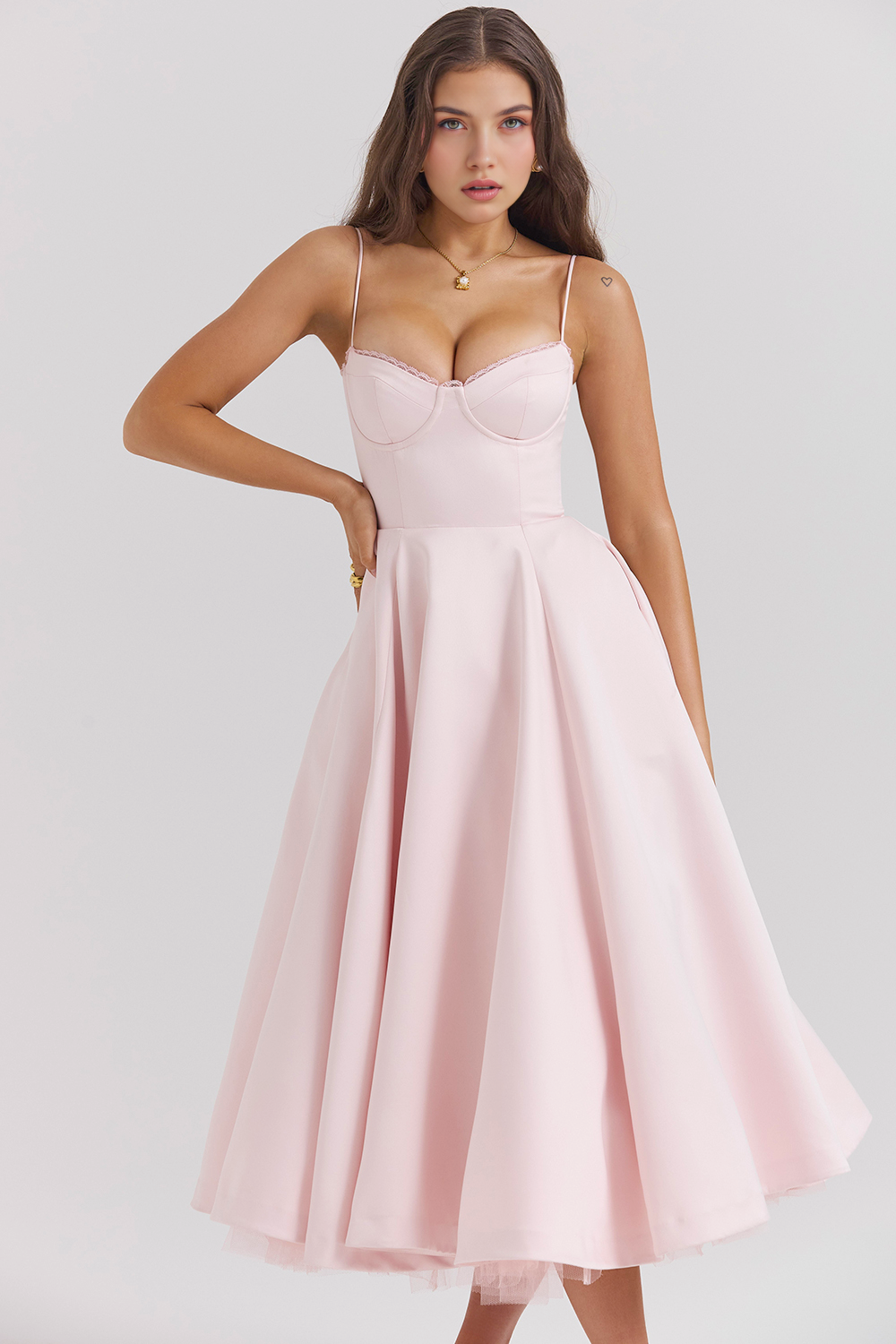 Elegante Vestido Midi Duchess