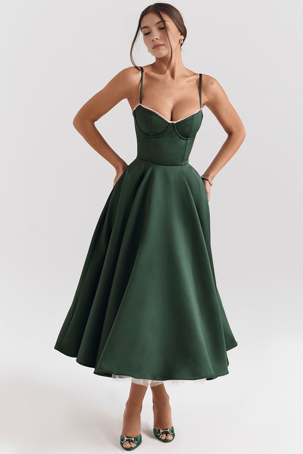 Elegante Vestido Midi Duchess
