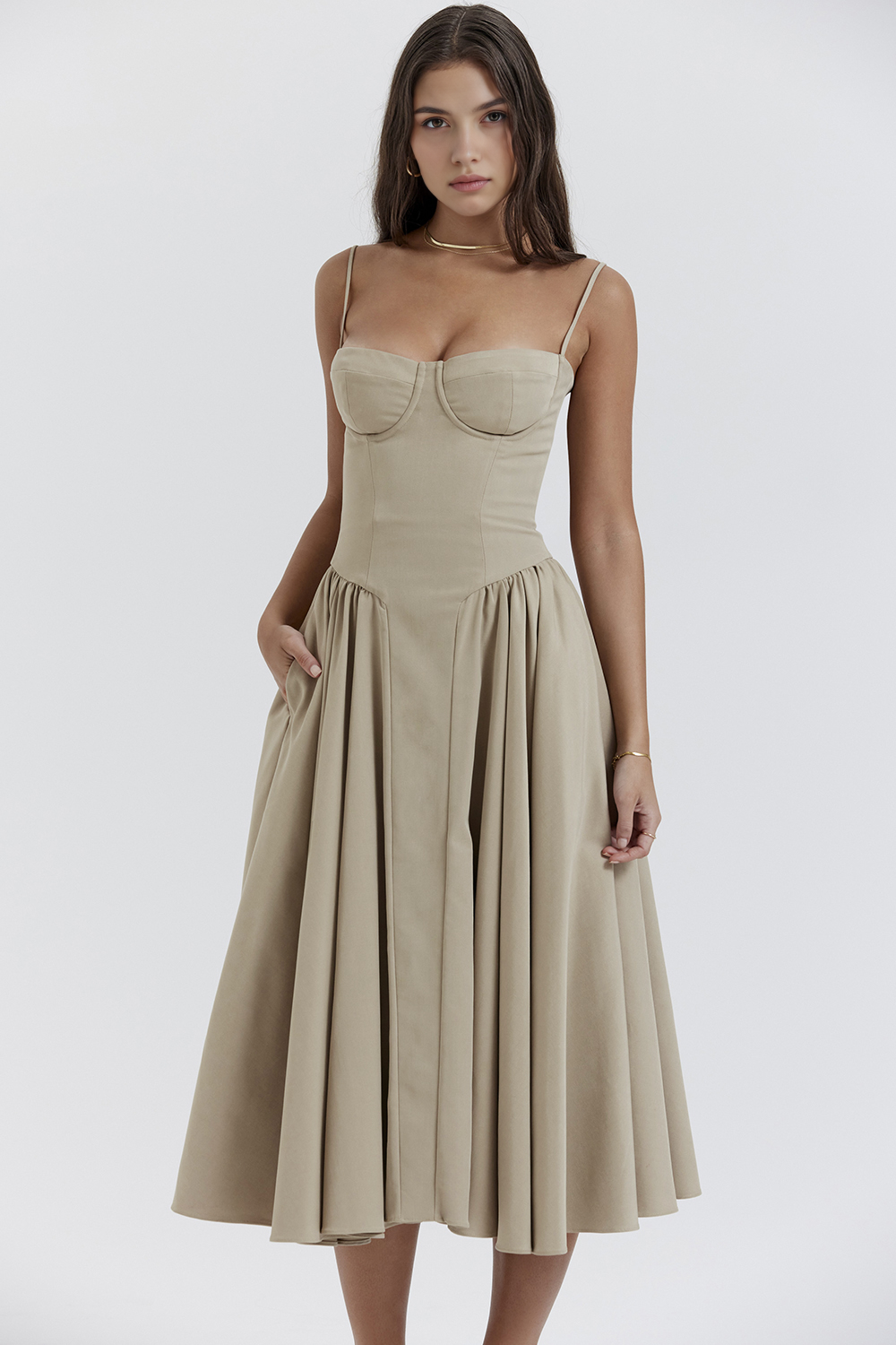 Elegant Waist-Cinch Midi Dress