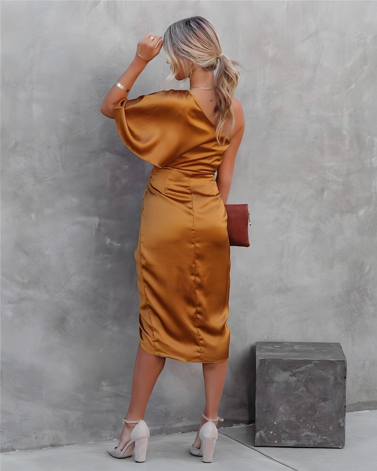 Elegante Vestido de Seda Divina