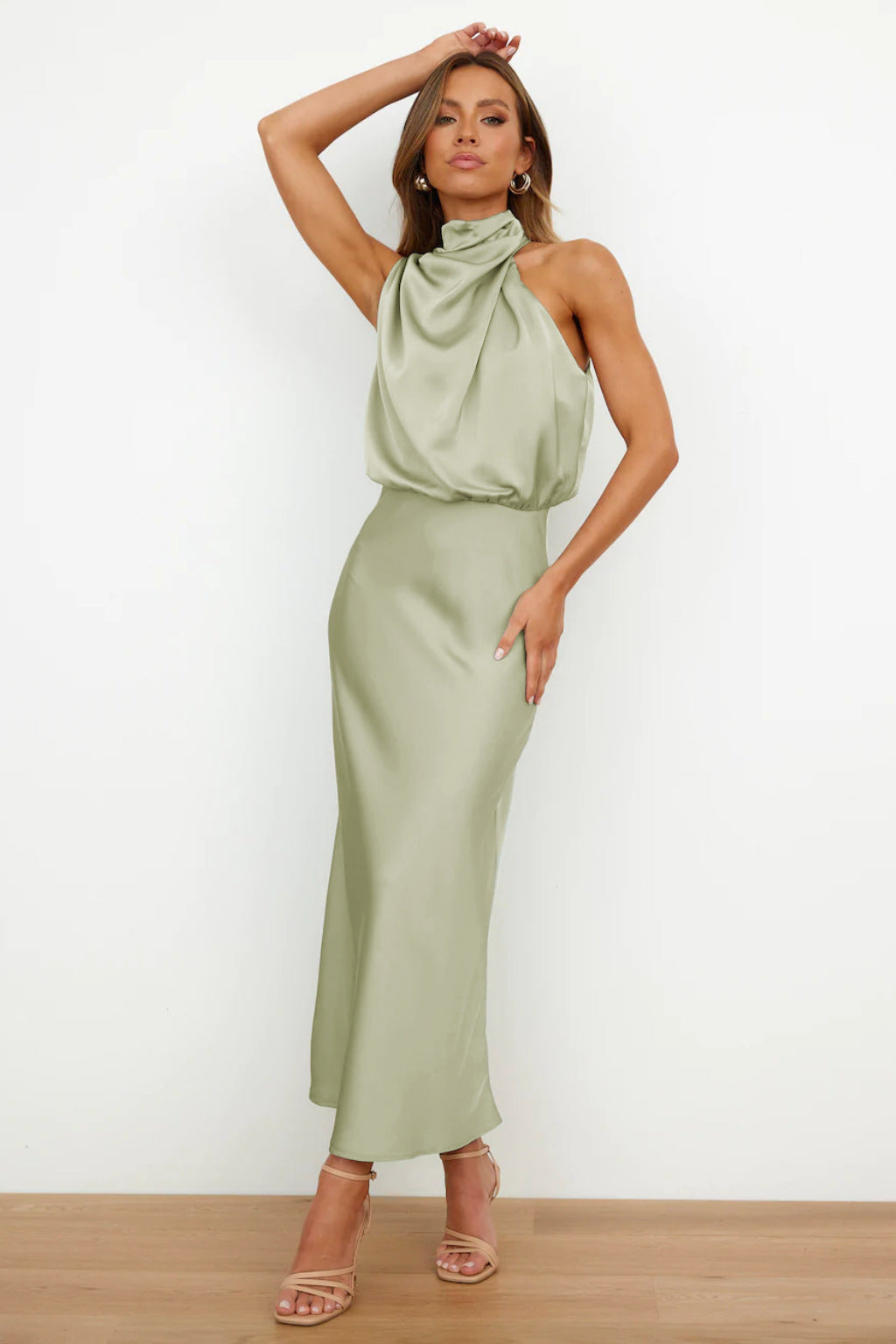 Vestido Satén Glamuroso