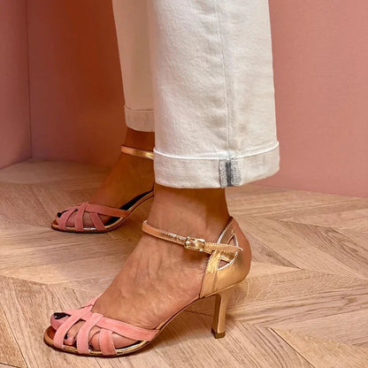 Sandali Elegantes Estilizados