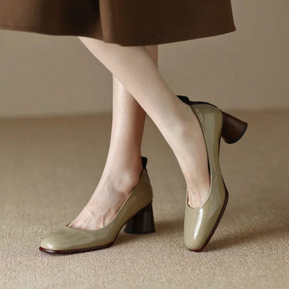 Elegancia-Paz Tacones Medios