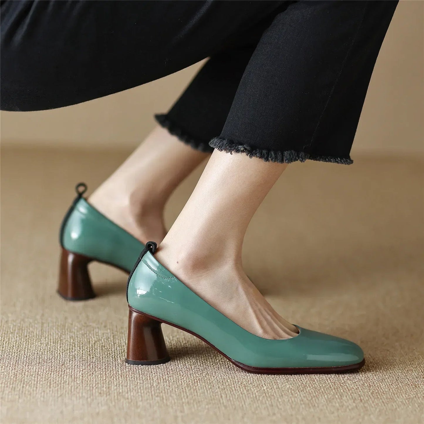 Elegancia-Paz Tacones Medios