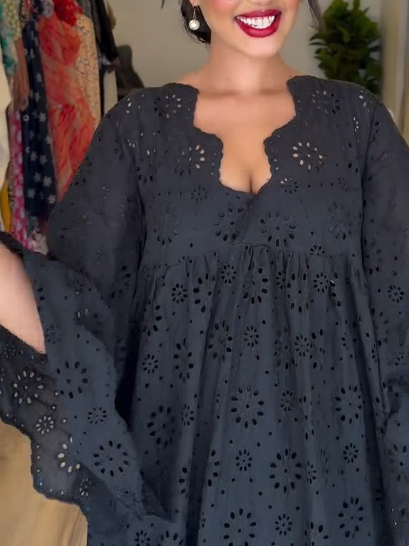 Vestido Negro Elegante con Encaje
