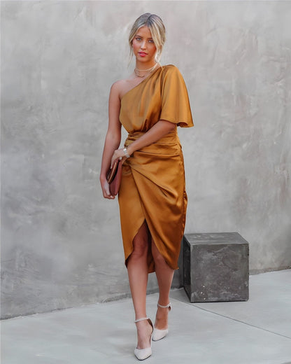 Elegante Vestido de Seda Divina