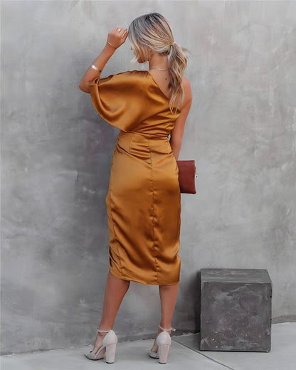 Elegante Vestido de Seda Divina
