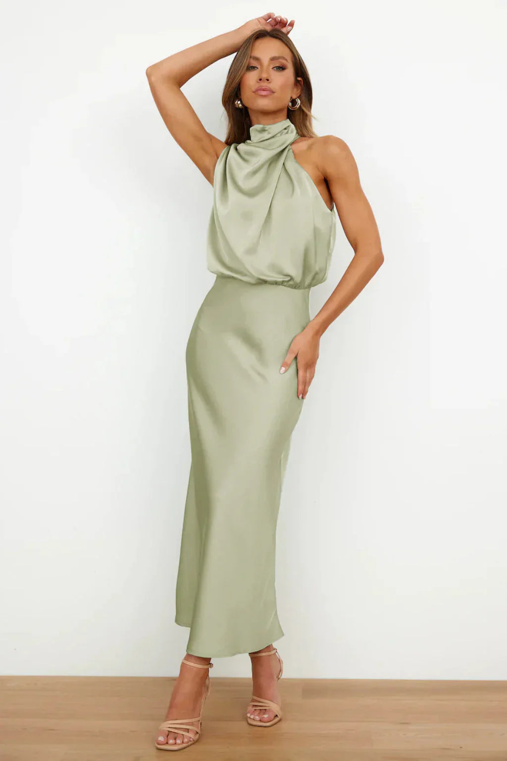 Vestido Elegante Movimiento Fluido